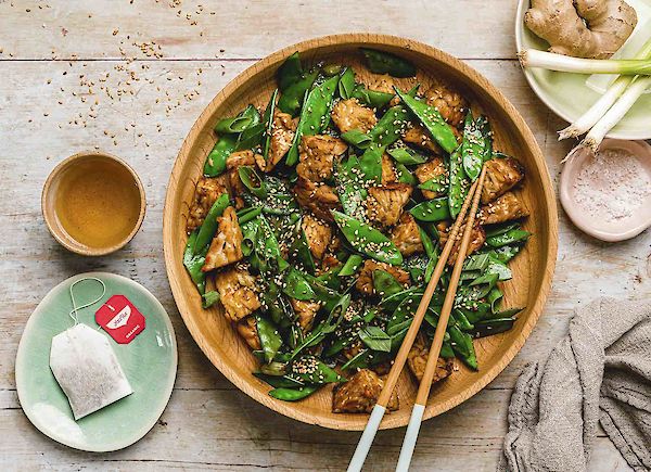 Tempeh Stir Fry mit Sesam und Ingwer