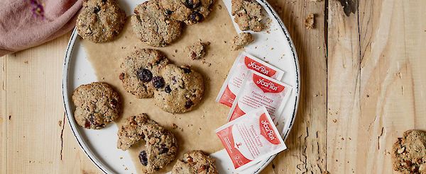 Cranberry & almond cookies with YOGI TEA® Positive Energy