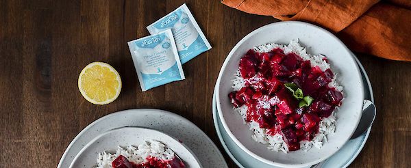 Curry betterave rouge et dattes au YOGI TEA® Réconfort de la Gorge